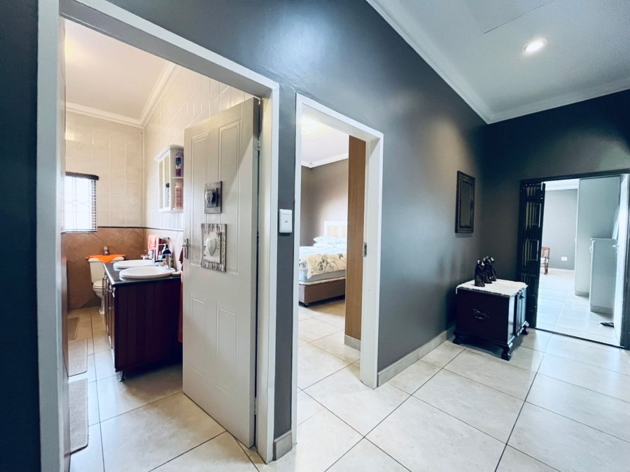 3 Bedroom Property for Sale in Safari Gardens North West